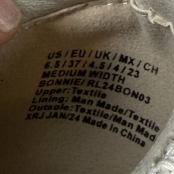 Kenneth Cole Reaction Women's Ivory Woven Bonnie Sneaker Shoe‎ SIze 6.5 - Picture 9 of 9